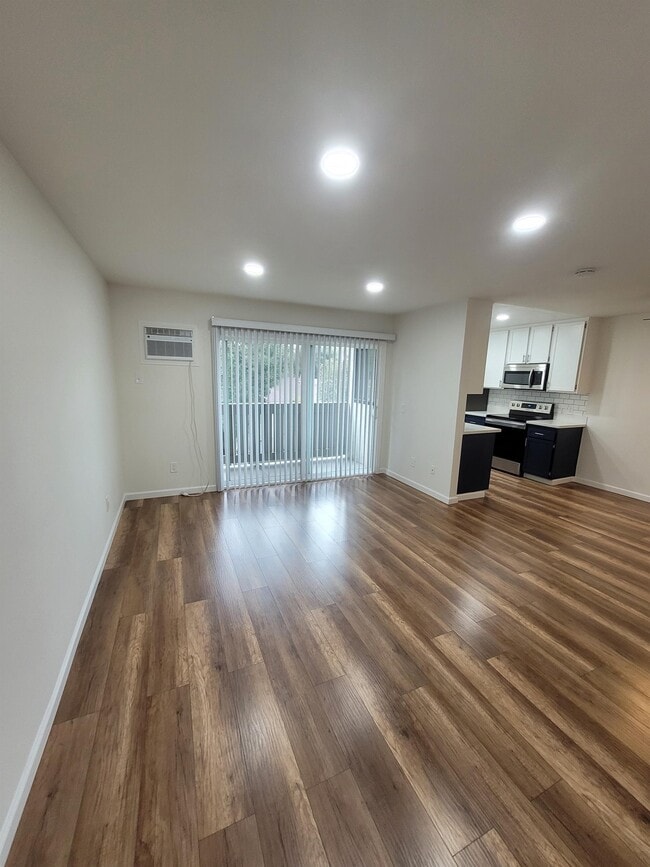 Building Photo - 10332 Caminito Aralia