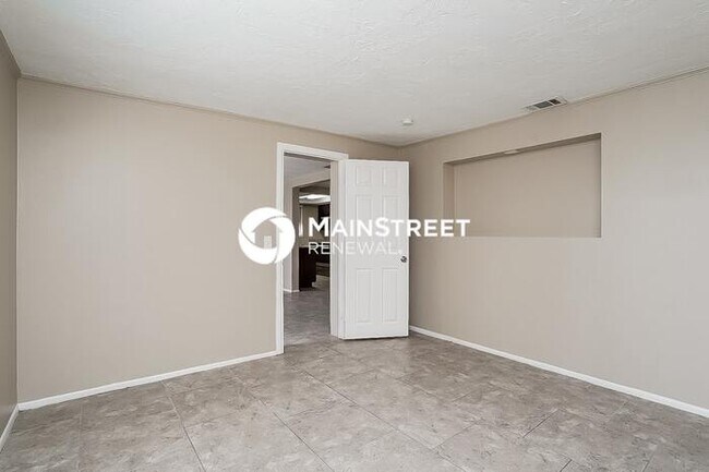 Building Photo - 2 Bedroom Pet-Friendly Home in Port Richey...