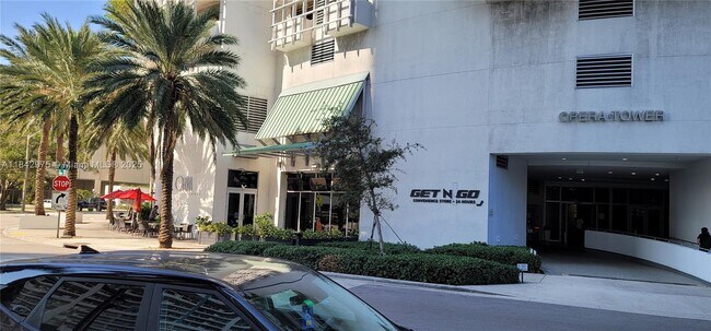 Building Photo - 1750 N Bayshore Dr