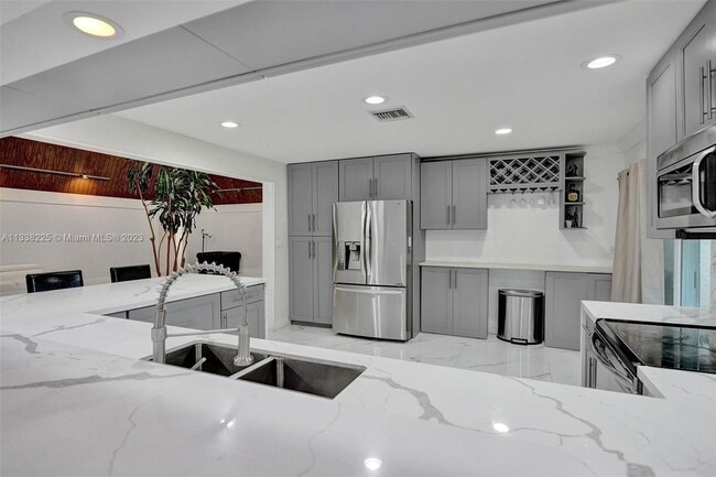 Building Photo - 8350 NW 15th Ct