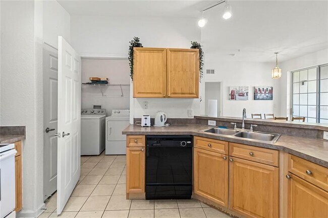 Building Photo - 614 Terrace Ridge Cir