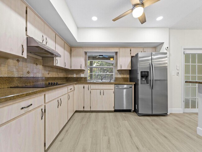Building Photo - 17223 SW 87th Ave