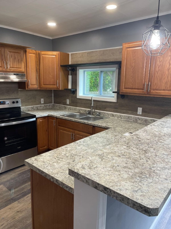 Building Photo - 654 Emerson St