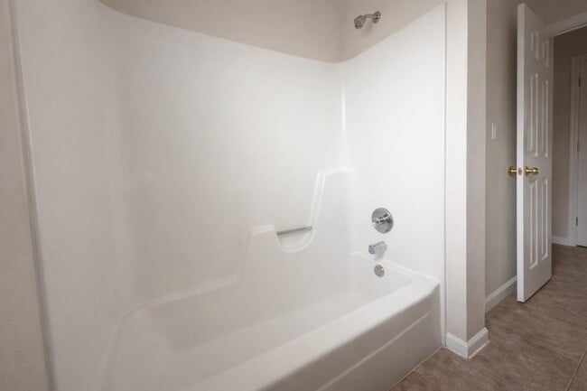 Building Photo - 2210 Sunset Trail