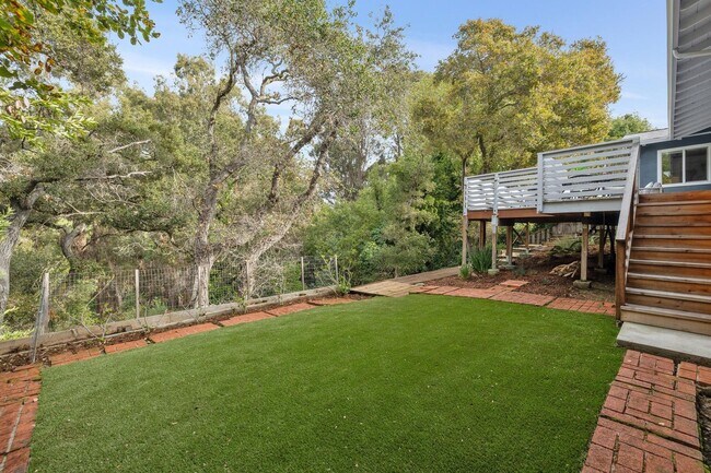 Building Photo - Updated Woodland Estates Home