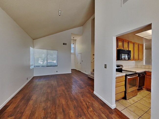 Building Photo - Antioch 3 Bedroom/2.5 Bathroom Home Availa...