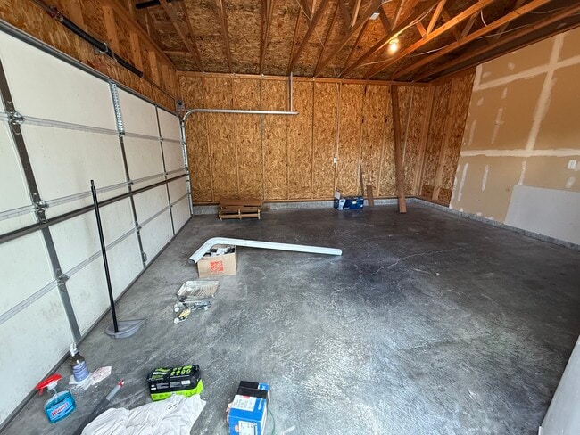 Building Photo - 913 Cardinal Dr