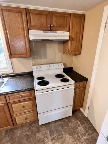 Building Photo - 2 Albert Ln