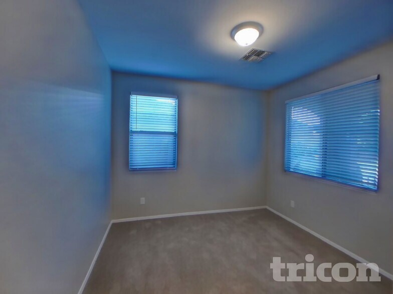 Building Photo - 21368 E North Loop