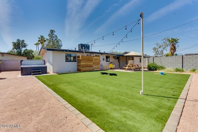 Building Photo - 1207 W 15th St