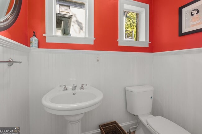 Building Photo - 374 8th St NE