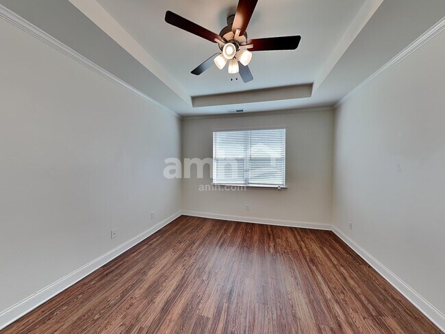 Building Photo - 7077 Creeksong Dr