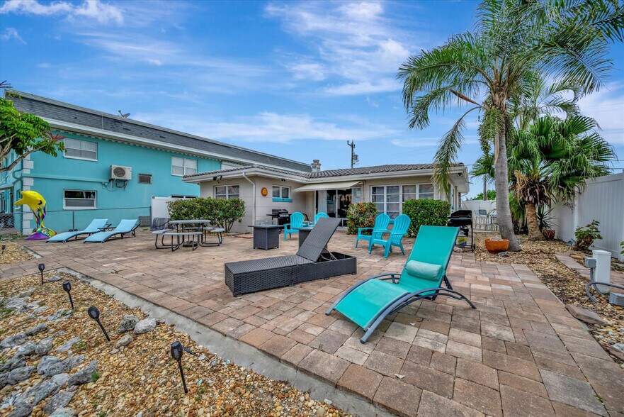 Building Photo - 11420 1st St E