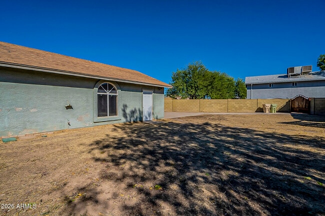 Building Photo - 8844 W Cavalier Dr