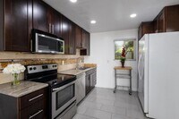 Building Photo - 212 Oceanside Blvd