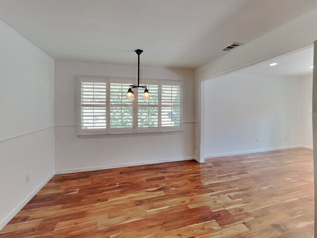 Building Photo - Fantastic 4/2 Home in El Sobrante