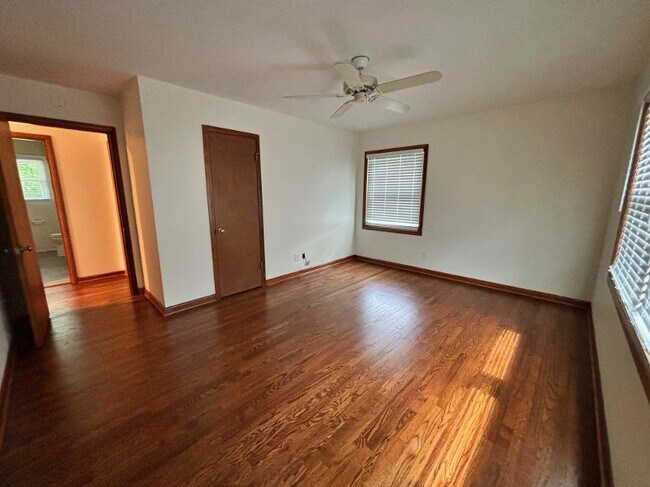 Building Photo - 308 S Baird Ln