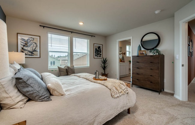 Building Photo - 4 Bedrooms in La Center- Beautiful New Home!