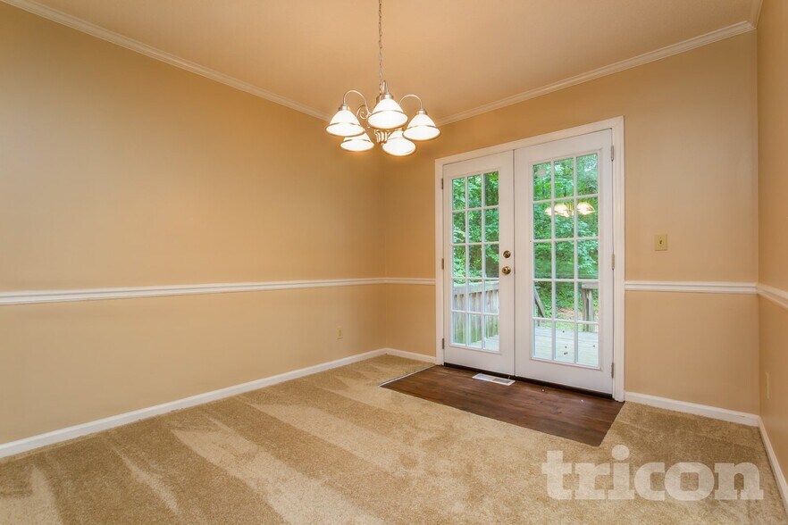 Building Photo - 1202 Holly Hills Dr SW