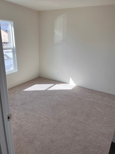 Building Photo - 2934 Summers Ln