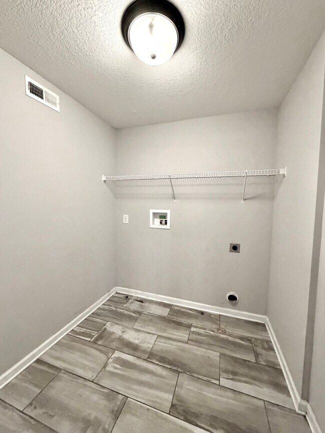 Building Photo - 1137 Gentry Dr