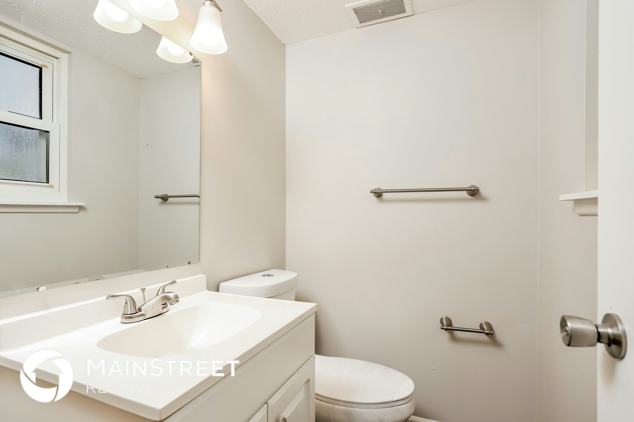 Building Photo - 685 Lexington Park