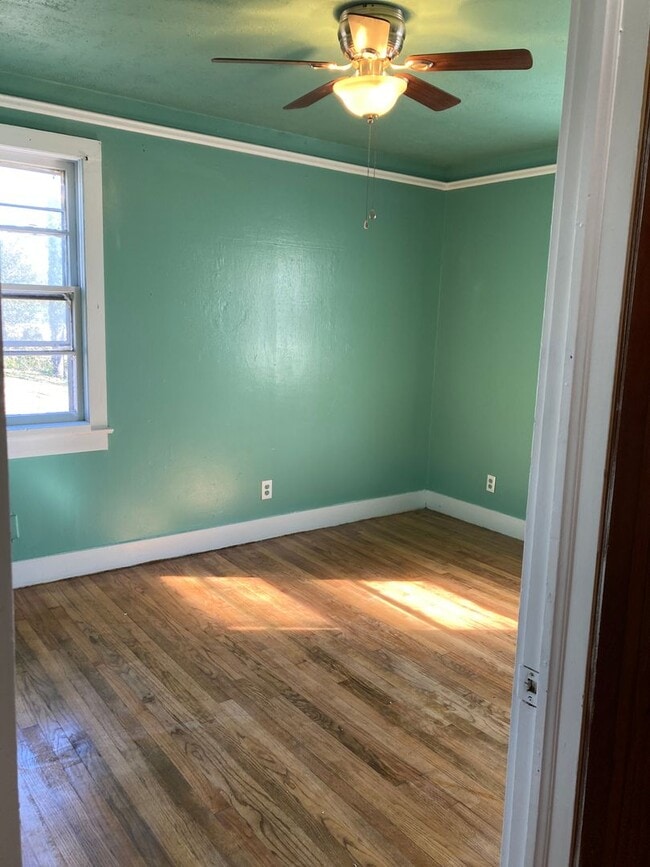 Building Photo - 330 W 41st St