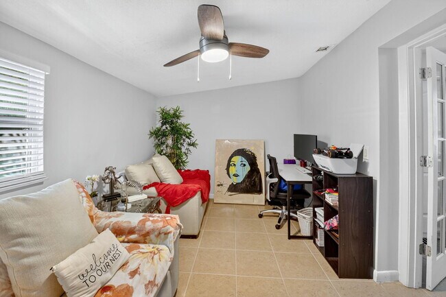 Building Photo - 310 Glen Arbor Terrace