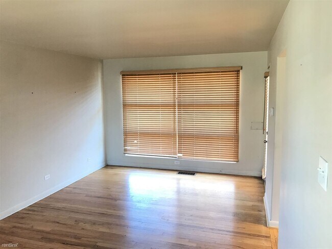 Building Photo - 1 br, 1 bath Townhome - 2805 Xavier Street