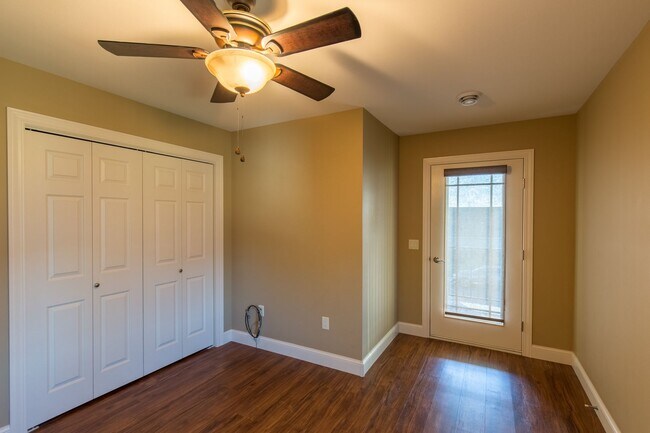 Building Photo - 3350 Crater Lake Ave