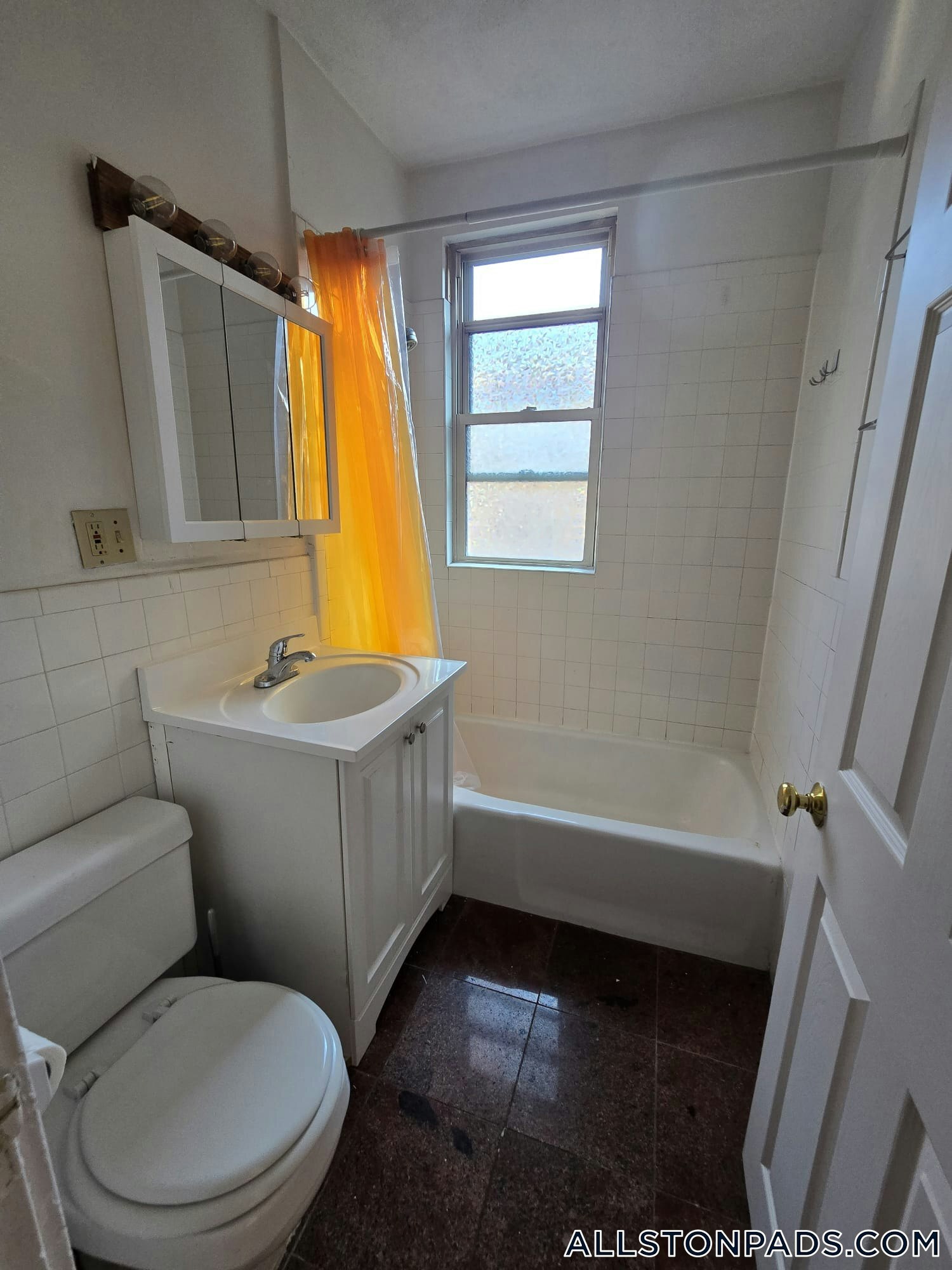 Building Photo - 11 Scottfield Rd