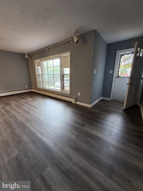 Building Photo - 13723 Dumfries Rd