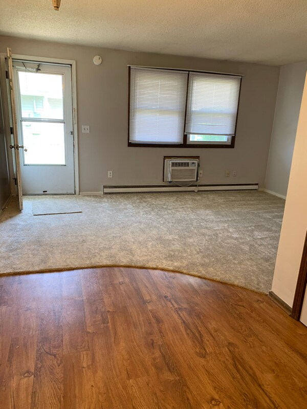 Building Photo - 15118 Tally Ho Dr