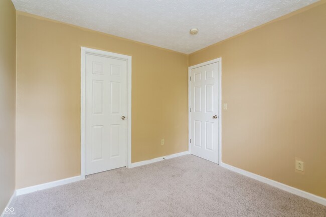 Building Photo - 2146 Rosswood Blvd