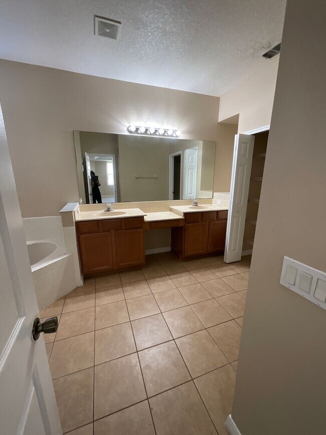 Building Photo - Beautiful Corner Lot