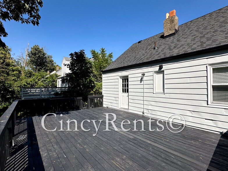 Building Photo - 6815 Sunray St