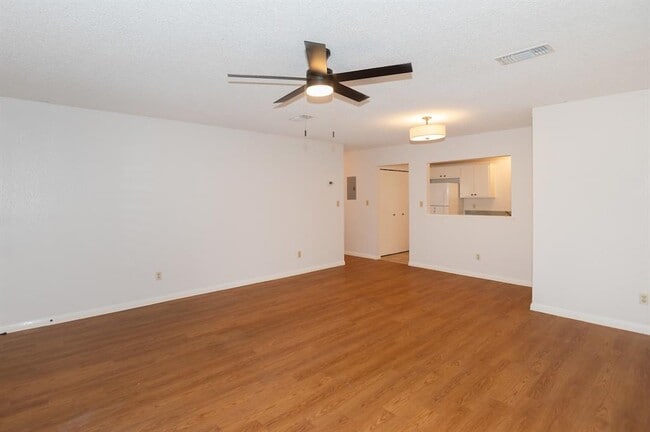 Building Photo - 608 Old Manchaca Rd