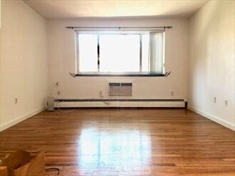 Building Photo - 233 Kelton St