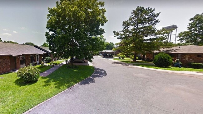 Building Photo - 1020 Laura Mclean Dr