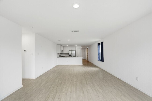 Building Photo - Spacious Southwest San Antonio Home Near Lackland AFB & Major Highways