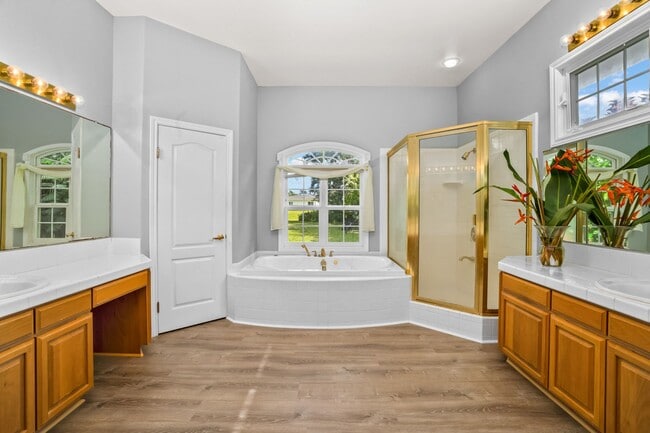 Building Photo - 4 Bedroom 3 Bath Home in Waioli Gardens