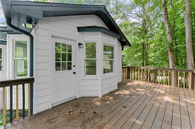 Building Photo - 2440 Red Fox Run NW