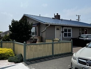 Building Photo - 1109 Thomas St