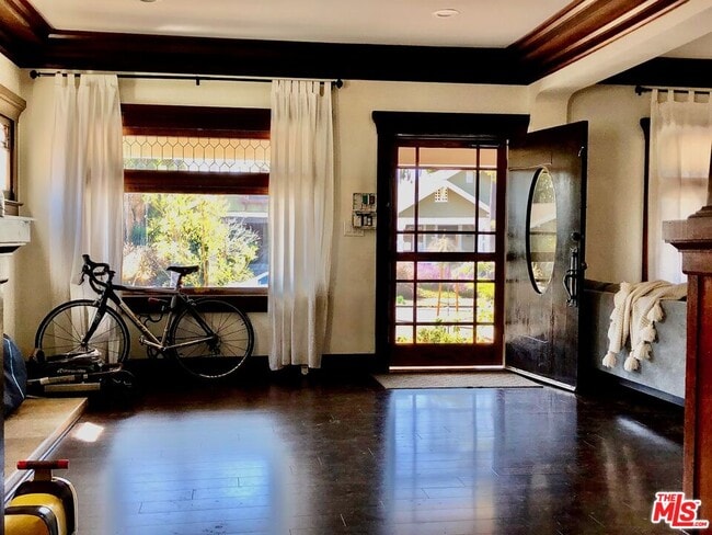 Building Photo - 2345 W 30th St