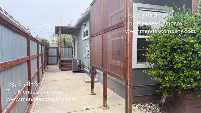 Building Photo - 1237 S 37th St