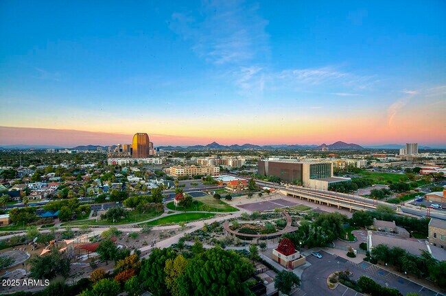 Building Photo - 200 W Portland St