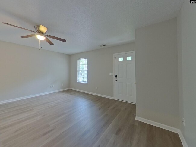 Building Photo - 381 Valley Heights Ln