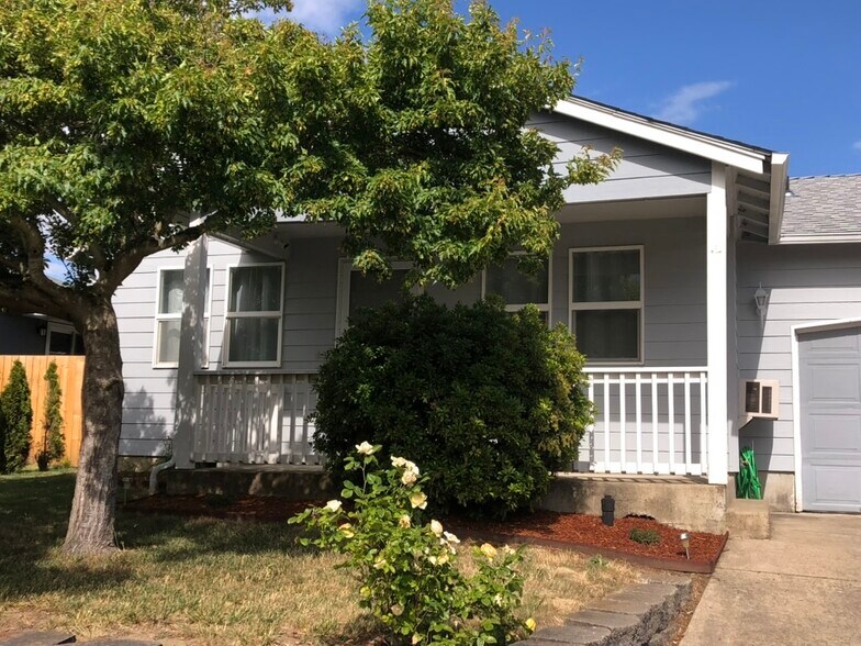 Primary Photo - 2485 Monticello St SE