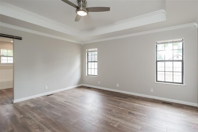 Building Photo - 400 Julies Trail