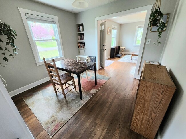 Building Photo - Charming 3-Bedroom South Nashville Rental with Hardwood Floors!